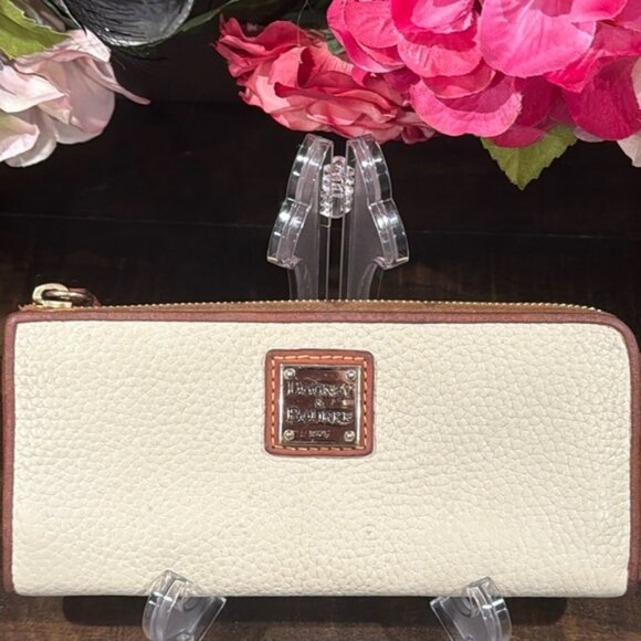 Dooney & Bourke Ivory & Tan Italian Pebble Grain Leather Zip Clutch/Wallet (EUC) - Picture 4 of 14